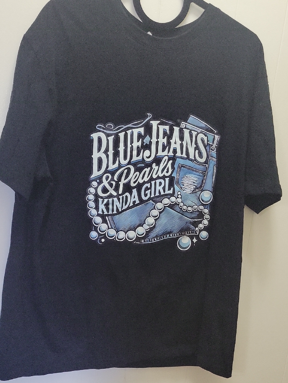Black Graphic Tee "Blue Jeans & Pearls Kinda Girl"